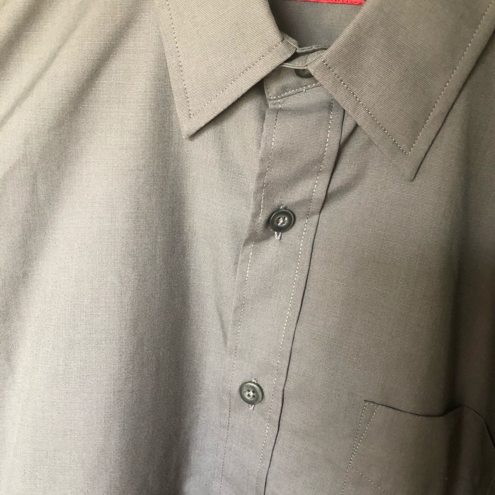Untuckit Button Up NWOT - Picture 4 of 4